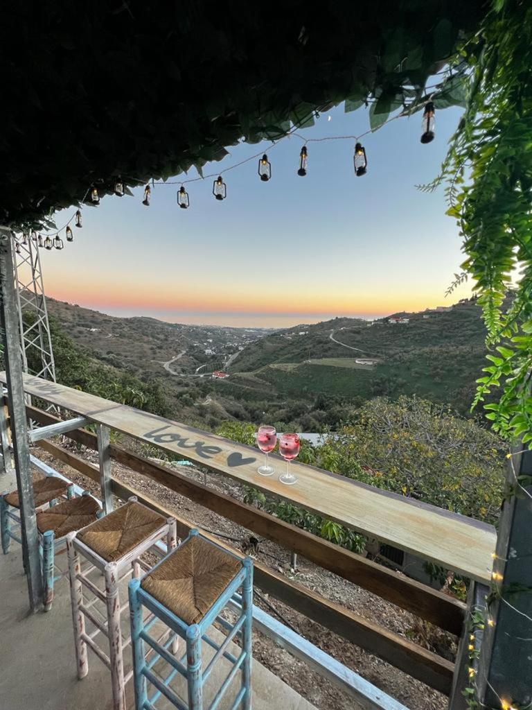 Casa Rural Malaga Monkey Love Con Jacuzzi Iznate Exterior photo